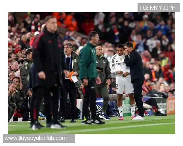 皇马更衣室团结一心共同抵御外界干扰与压力 皇马更衣室团结一心共同抵御外界干扰与压力