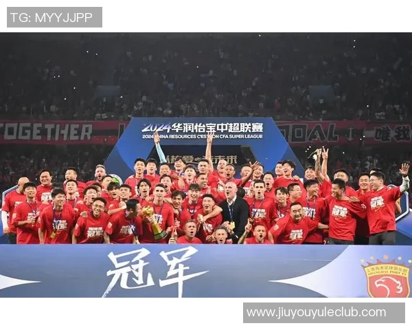 申花上赛季与海港争冠失利本赛季再度追赶仅差2分屈居亚军 申花上赛季与海港争冠失利本赛季再度追赶仅差2分屈居亚军